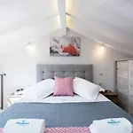 Vila Ad Homes *