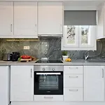 Ad Homes