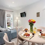 Ad Homes *