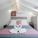 Vila Ad Homes