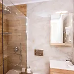 Ad Homes