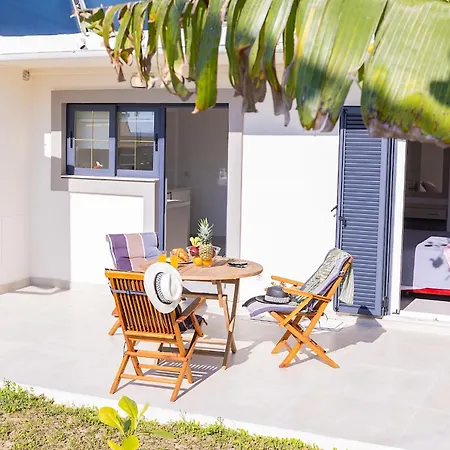 Ad Homes
