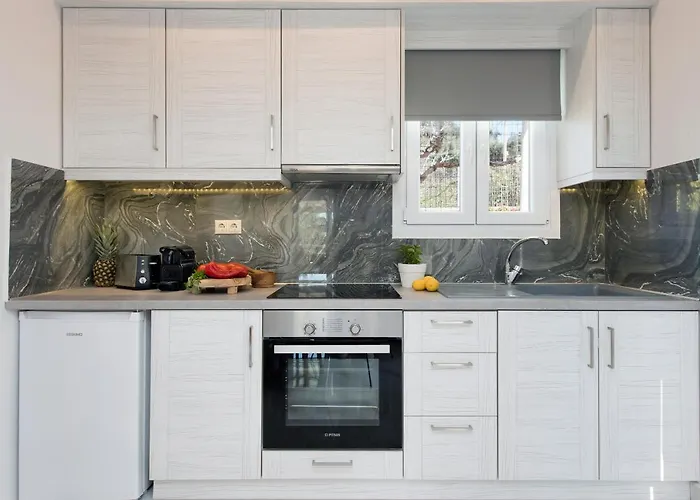Ad Homes