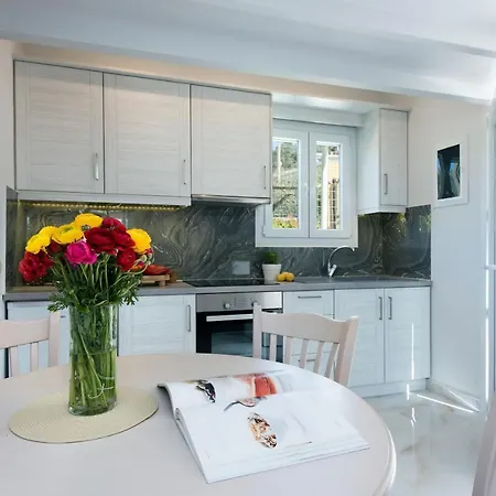 Ad Homes אגיוס גורדיוס