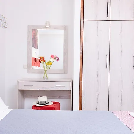 Vila Ad Homes