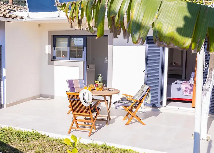 Ad Homes